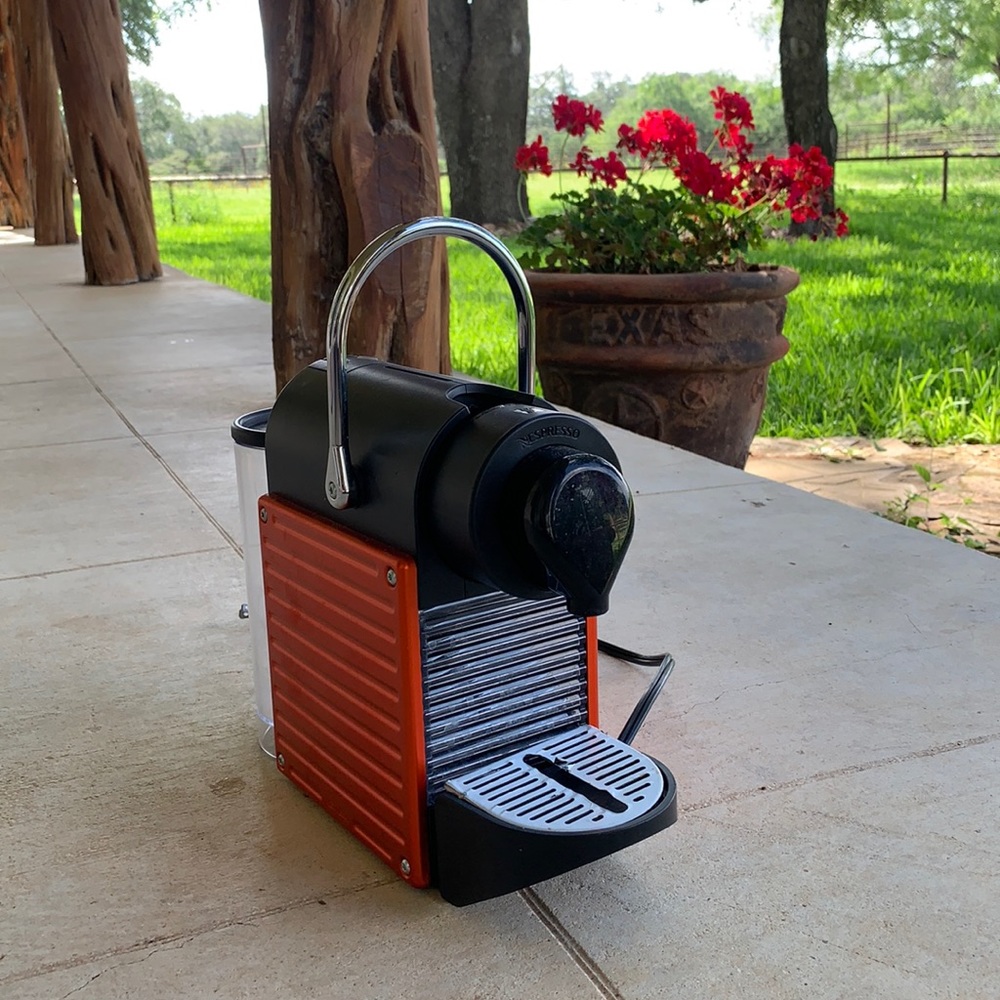 Used Nespresso Pixie Machine